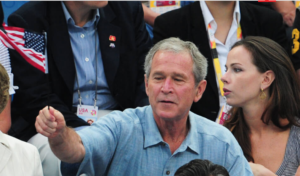 George W. Bush al Water Cube di Pechino 2008 (L'Equipe)