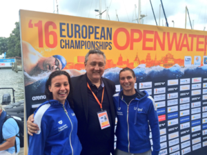 Rachele Bruni e Arianna Bridi con Paolo Barelli, Presidente della Federnuoto e della Ligue Européenne de Natation (Fin)