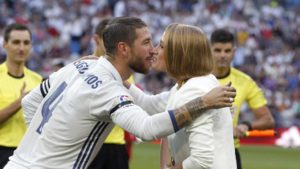 Mireia Belmonte omaggiata dal Real Madrid (Efe)