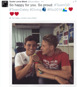 Il tweet di Dustin Lance Black, oggi ripreso dai tabloid britannici