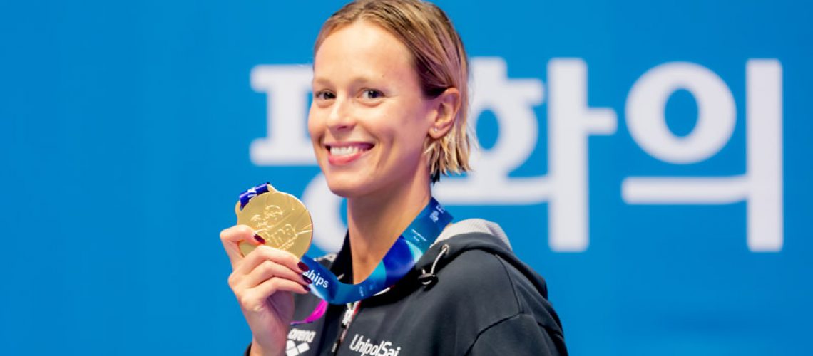 Federica Pellegrini con l'oro mondiale